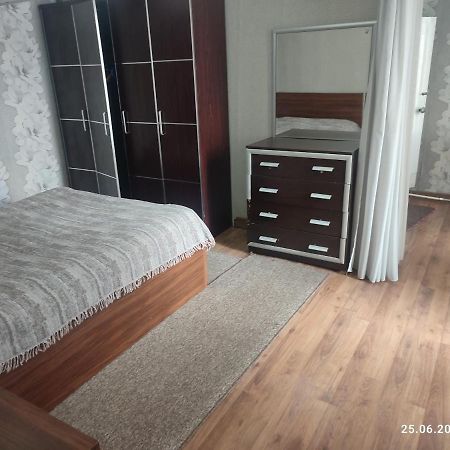 Квартира У Бульвара 1 Batumi Esterno foto