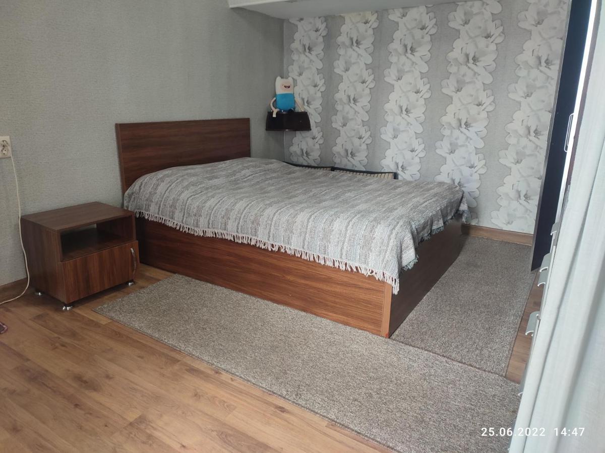 Квартира У Бульвара 1 Batumi Esterno foto