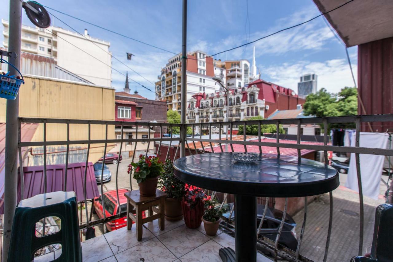 Квартира У Бульвара 1 Batumi Esterno foto